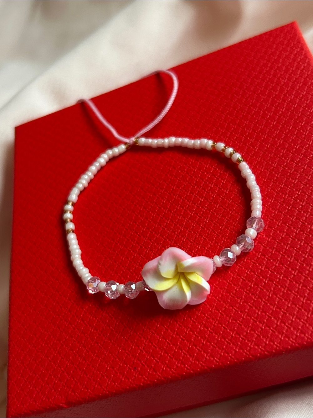NWT Pink, White & Yellow Flower Beaded Bracelet